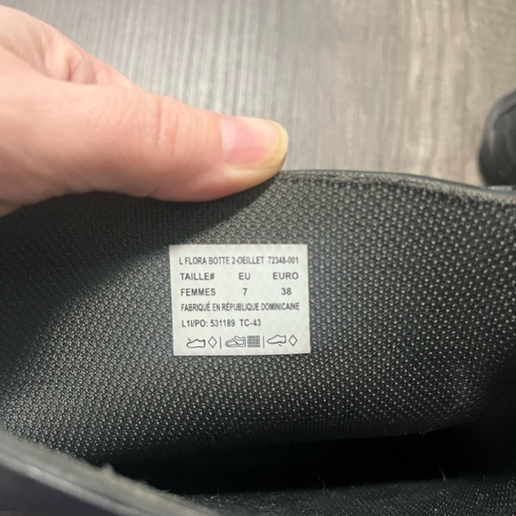 Size 7 BOGS rain boots - Picture 9 of 9